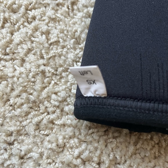 ance knee sleeves (MUST SELL MOVING SOON OBO) - Picture 6 of 6